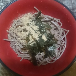 白ごまと刻み海苔たっぷりのざる蕎麦